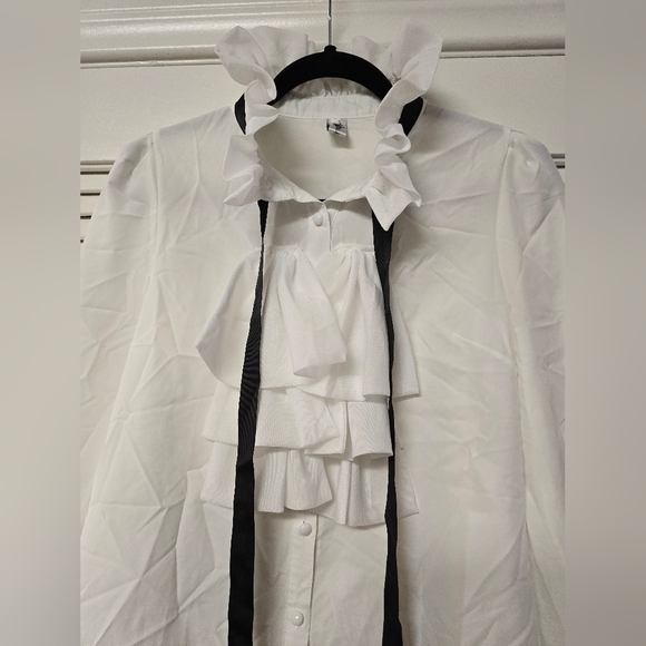 Ba la Xiao Mian Yang - Black & White Long-Sleeve Ruffle Top With Neck Tie - Picture 3 of 5